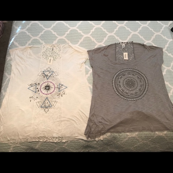 Aeropostale Tops - 2 Aeropostale laceback T’s medium